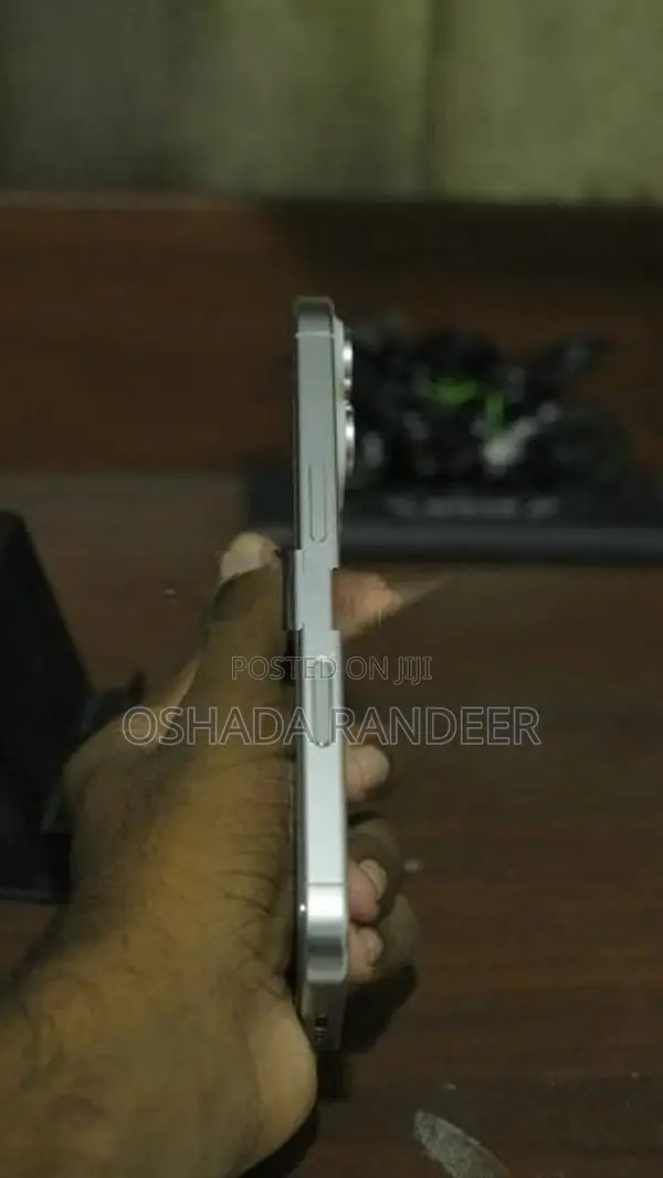 Apple iPhone 16 Pro 256GB (Used)