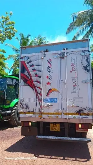 Isuzu Elf 2012