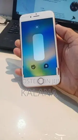 Apple iPhone 8 (Used)