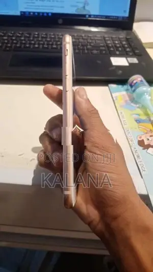 Apple iPhone 8 (Used)