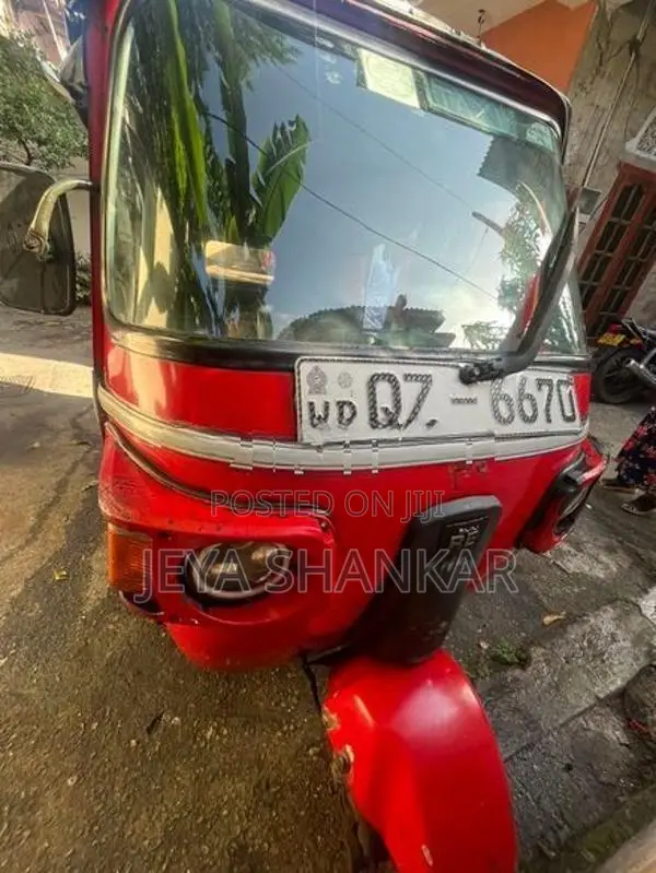 Bajaj RE 2010