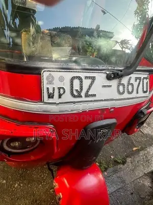 Bajaj RE 2010