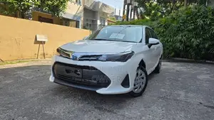 Toyota Axio Hybrid 2025