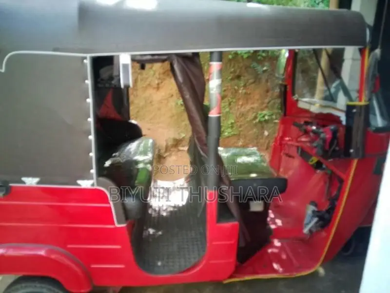 Bajaj RE 2005
