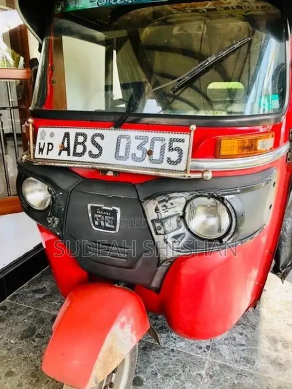 Bajaj RE 2018