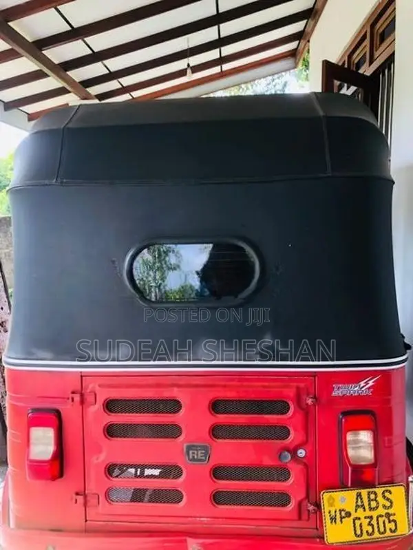 Bajaj RE 2018