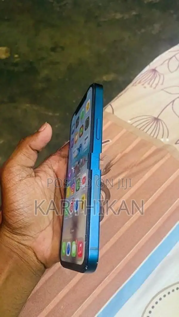 Apple iPhone 12 (Used)