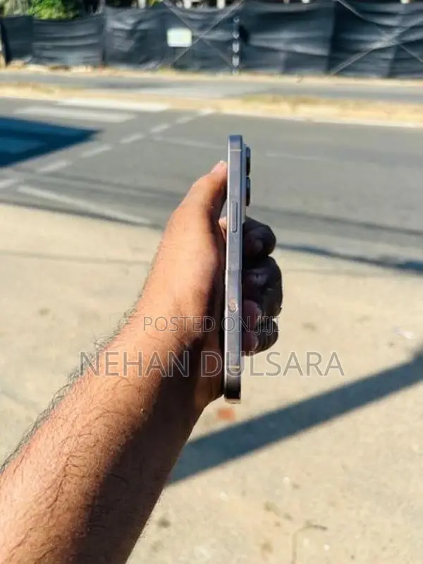 Apple iPhone 16 Pro (Used)
