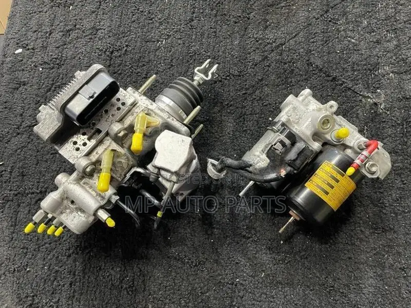 Toyota Noah ABS Unit