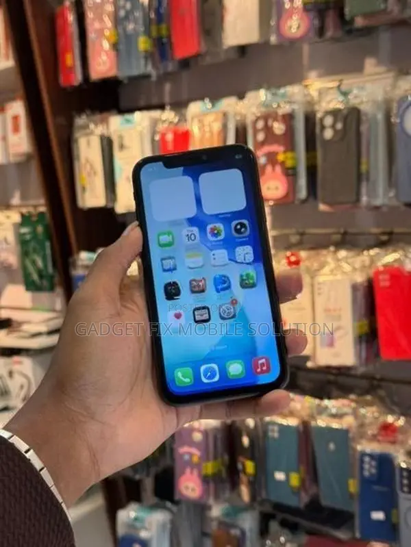Apple iPhone 11 (Used)