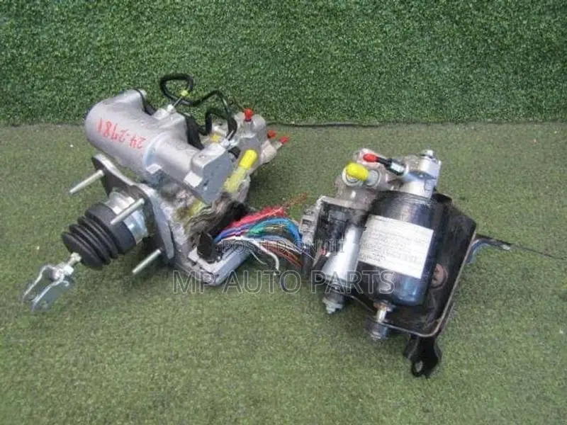 Toyota Esquire ABS Unit