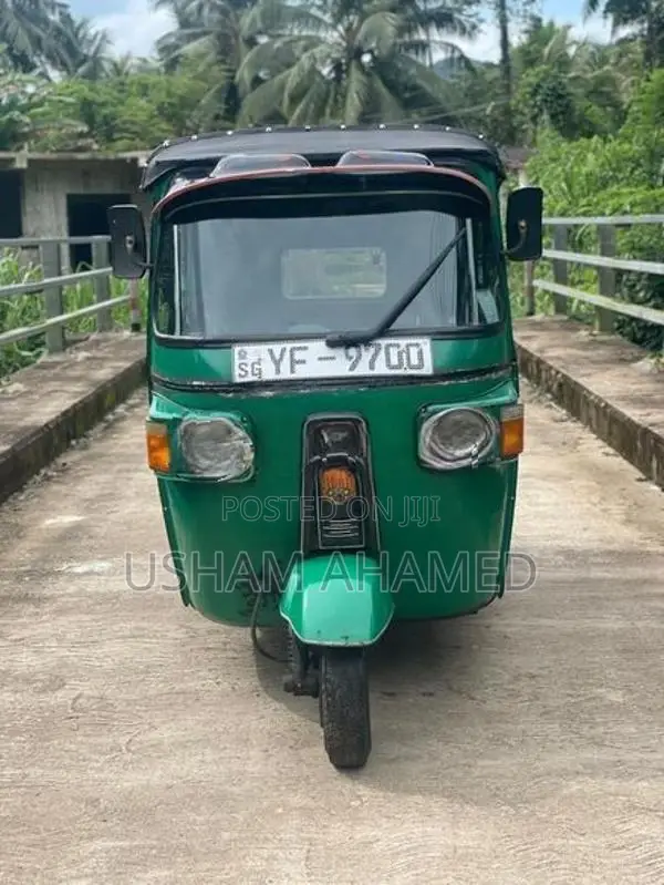 Bajaj RE 2010