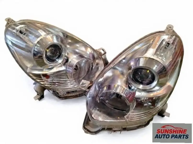 Toyota Passo KGC 35 Head Light