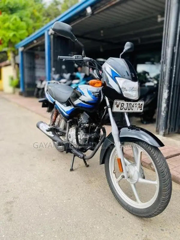Bajaj CT100 2023