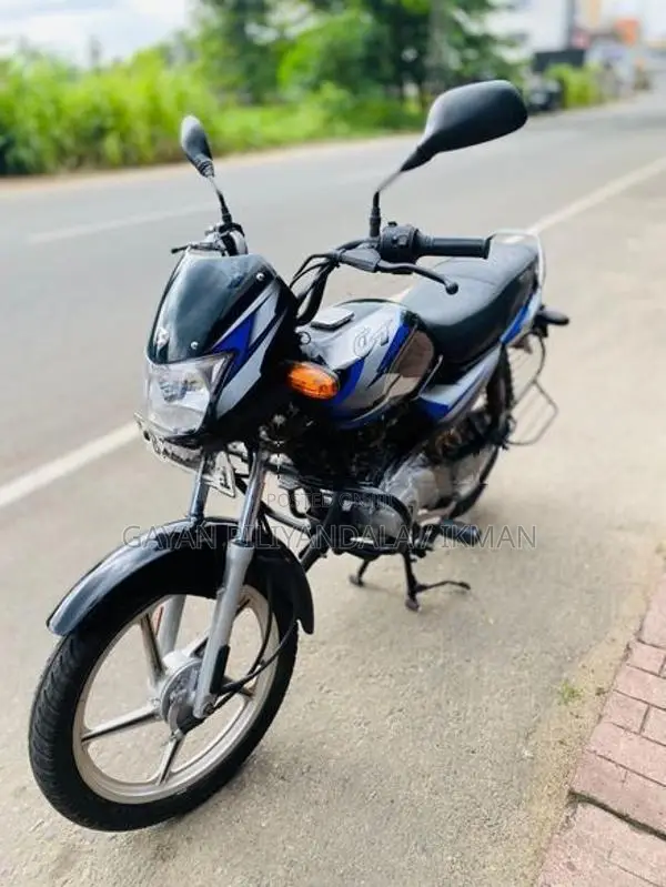 Bajaj CT100 2023