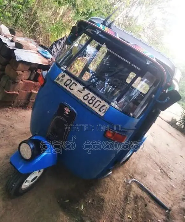 Bajaj RE 2005