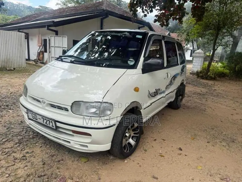 Nissan Serena 1997