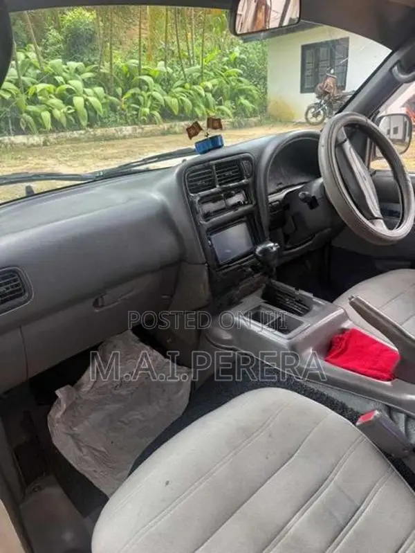 Nissan Serena 1997
