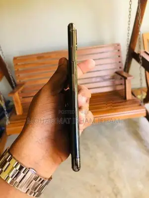 Apple iPhone XS Max (Used)