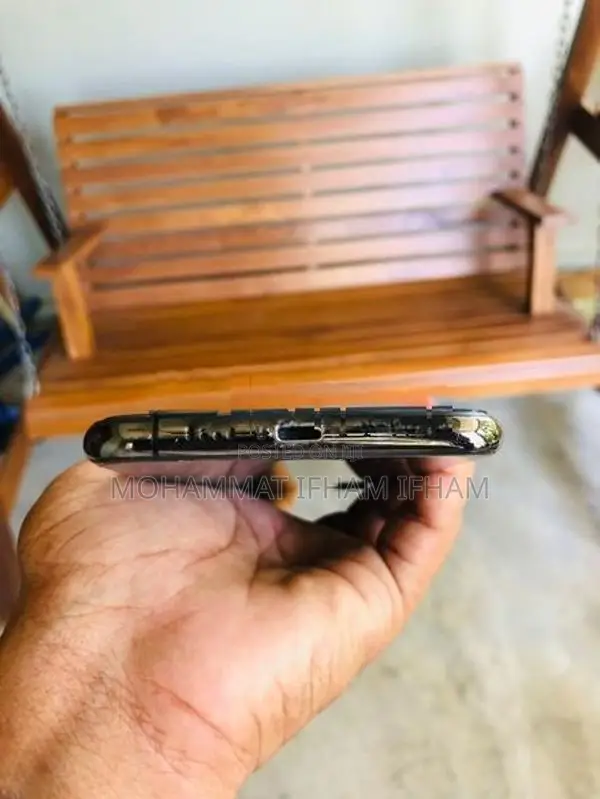Apple iPhone XS Max (Used)