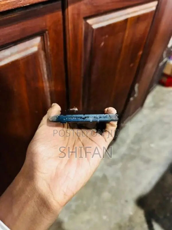 Apple iPhone 12 (Used)