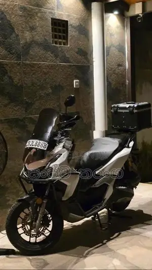 Honda ADV 160 2024