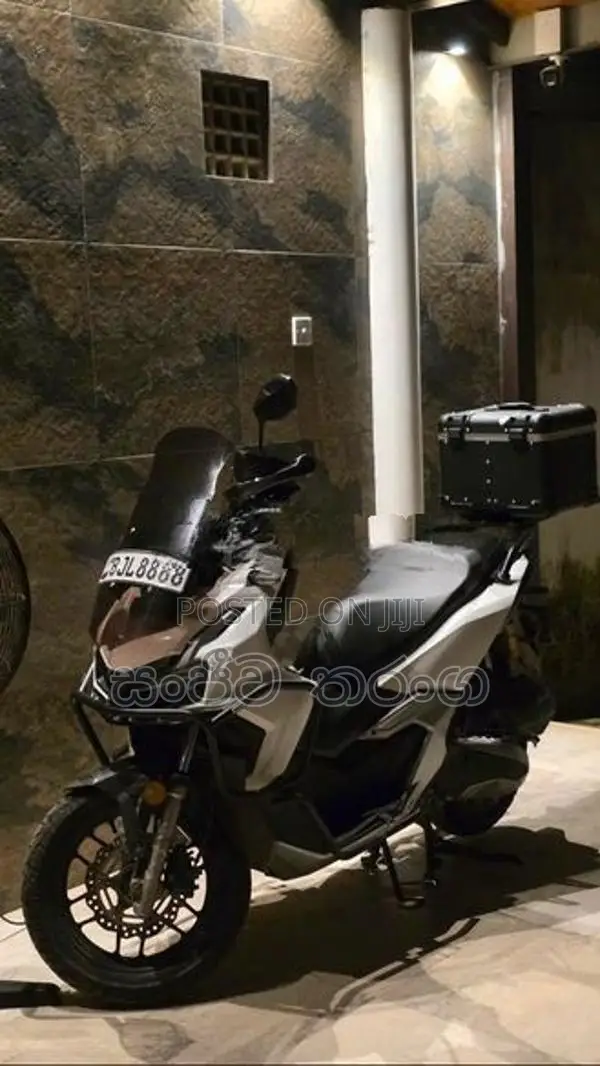 Honda ADV 160 2024