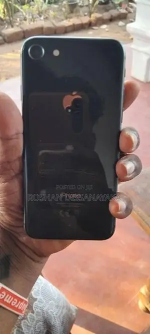Apple iPhone 8 (Used)