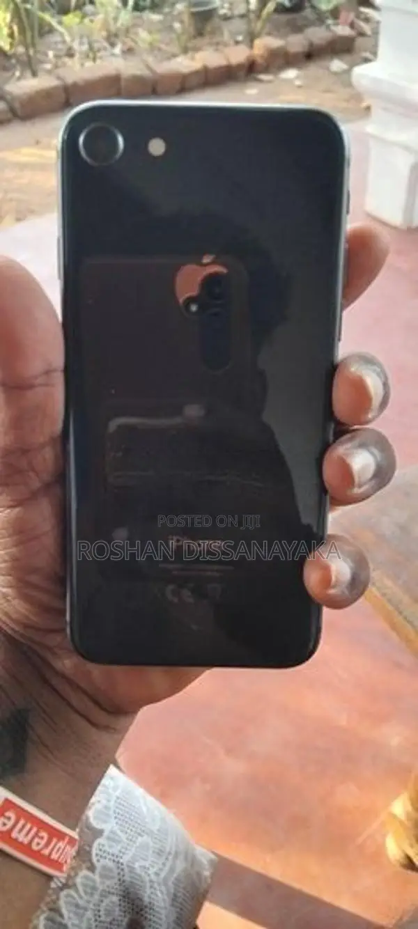 Apple iPhone 8 (Used)