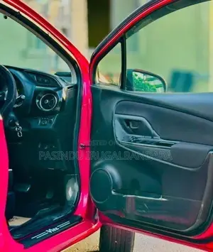 Toyota Vitz 2017