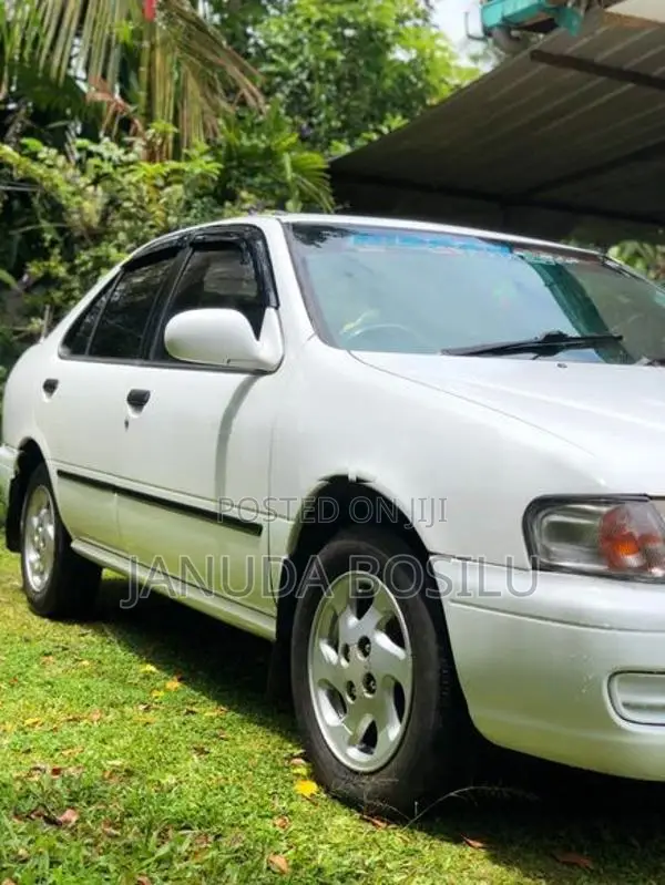 Nissan Sunny 1996