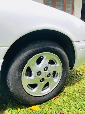 Nissan Sunny 1996