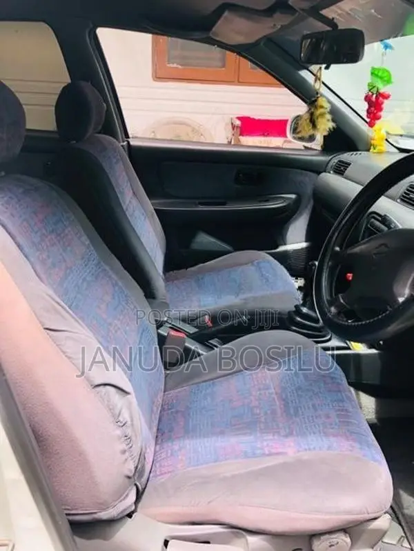 Nissan Sunny 1996