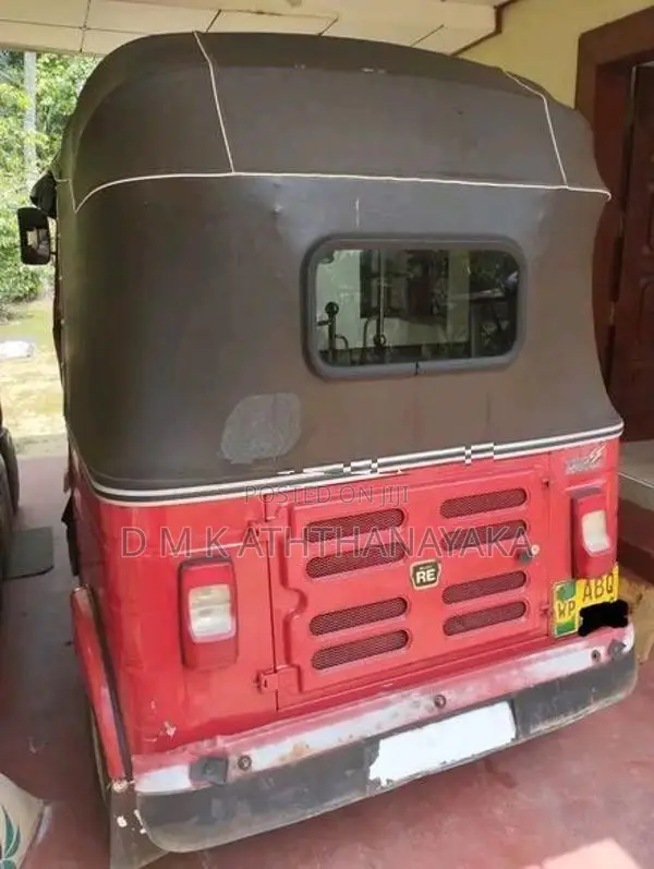 Bajaj RE 2016