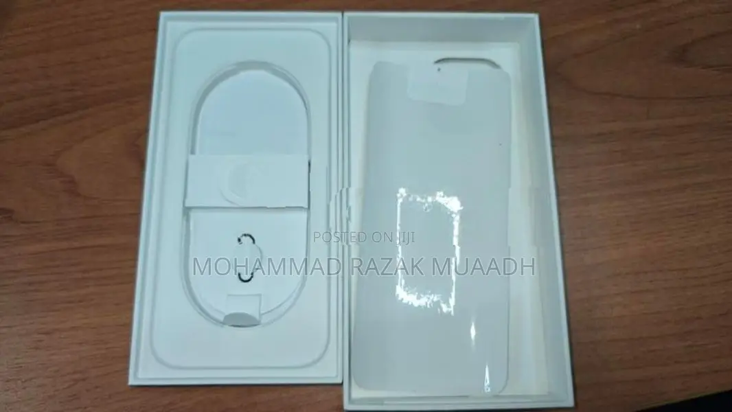Apple iPhone 16 Pro Max Box