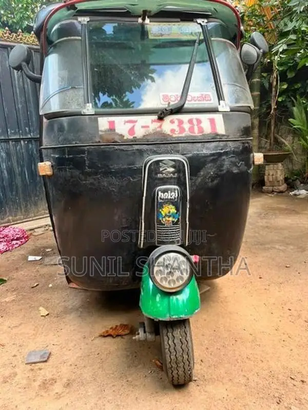 Bajaj RE 2013