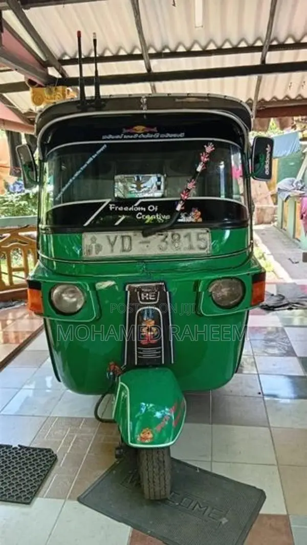 Bajaj RE 2010