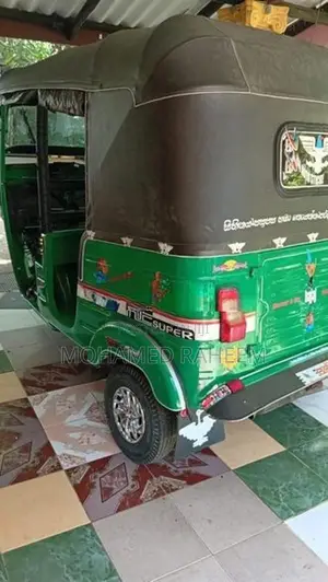 Bajaj RE 2010