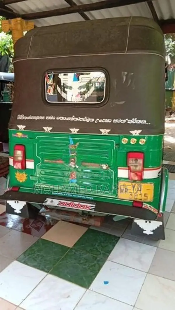 Bajaj RE 2010