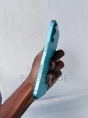 Apple iPhone 16 (Used)