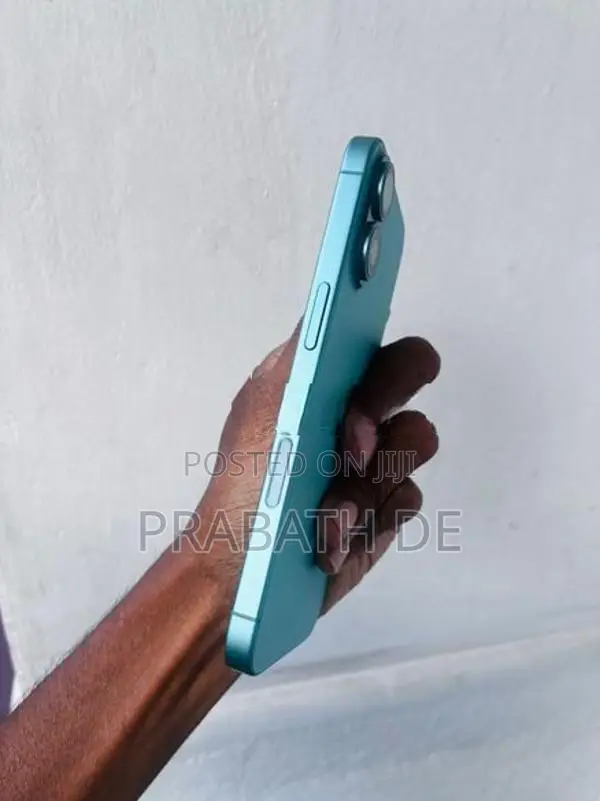 Apple iPhone 16 (Used)