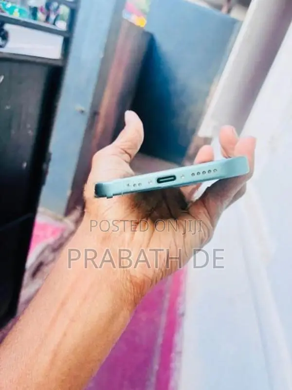 Apple iPhone 16 (Used)