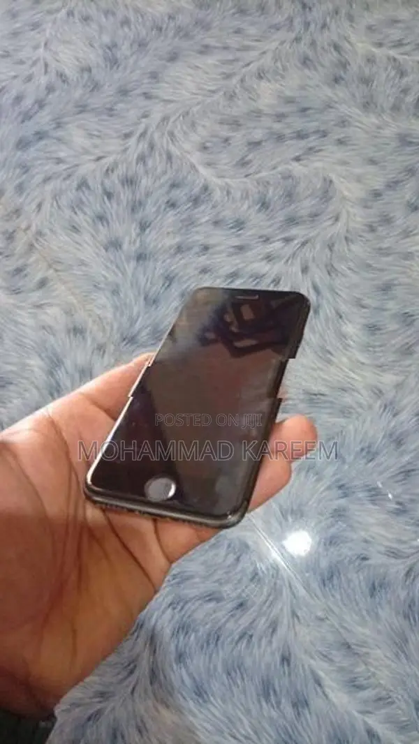 Apple iPhone 8 (Used)