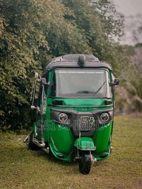 Bajaj RE 4 Storke 2014