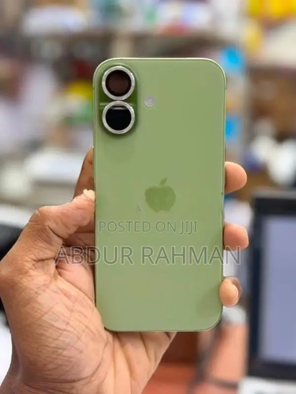 Apple iPhone 17 (Used)