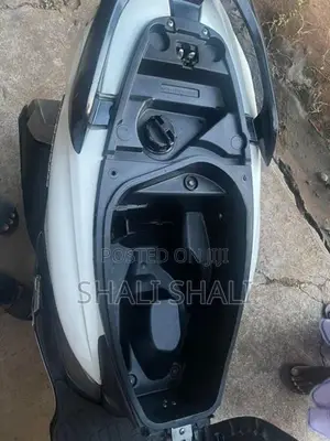 Suzuki Burgman 2020