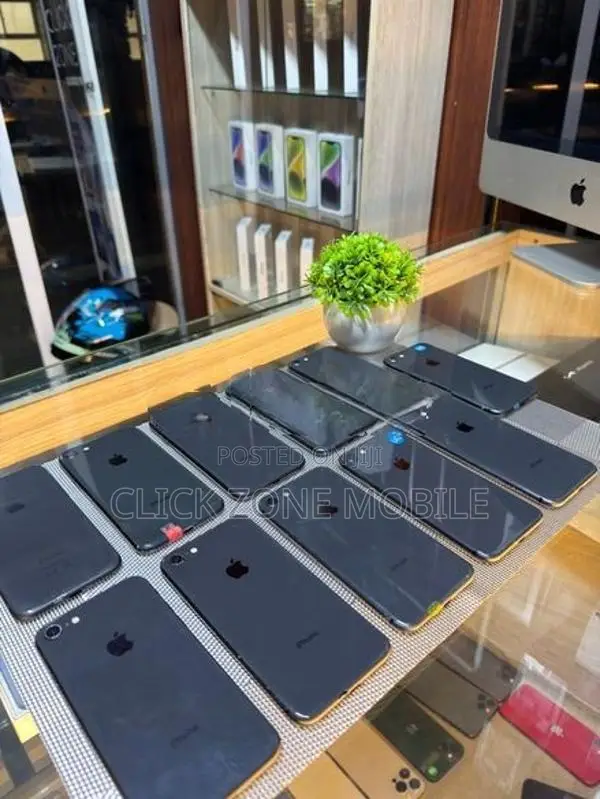 Apple iPhone 8 64GB (Used)