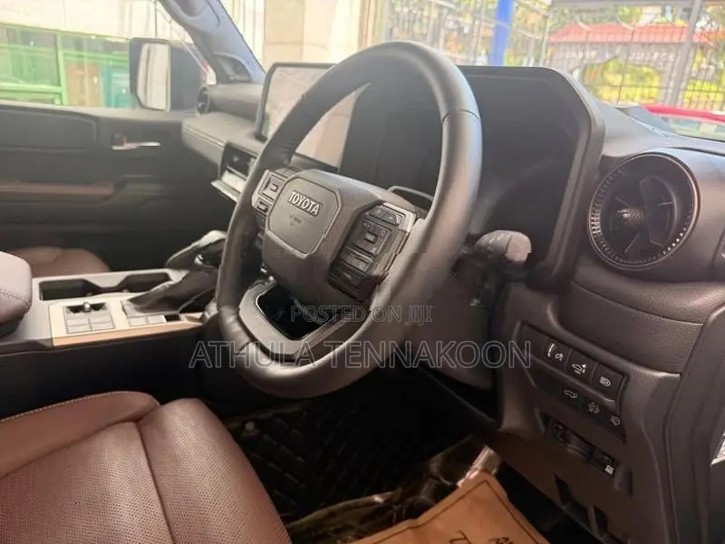 Toyota Land Cruiser ZX Diesel 2025