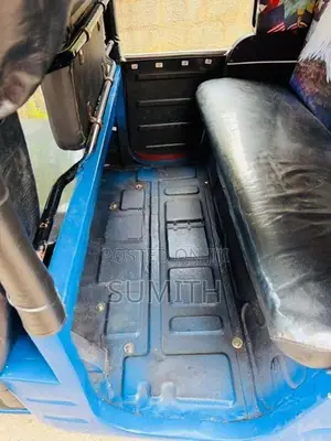 Bajaj RE 1990