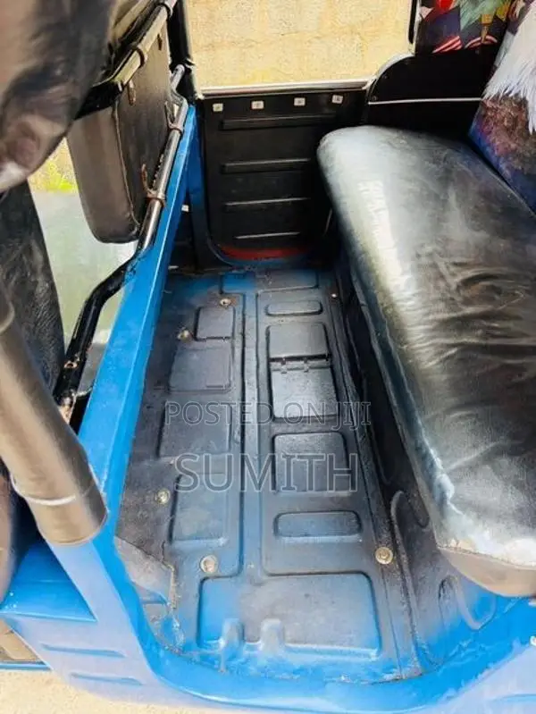 Bajaj RE 1990